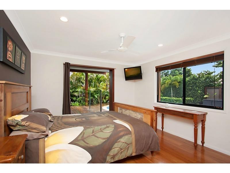 40 Wedgebill Parade, Burleigh Waters QLD 4220