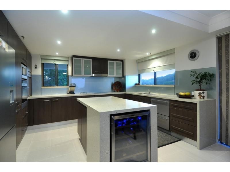 9/45 Hayle Street, Burleigh Heads QLD 4220