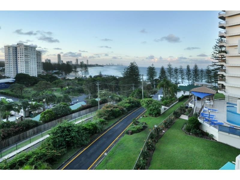 9/45 Hayle Street, Burleigh Heads QLD 4220