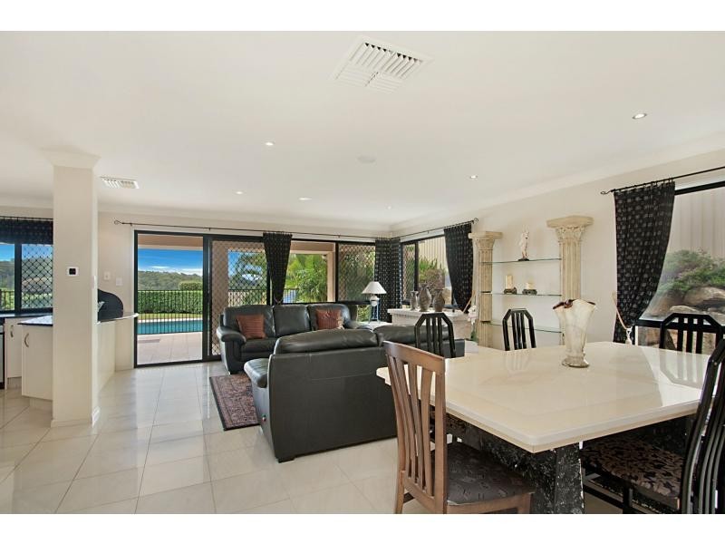 11 Royal View Close, Burleigh Heads QLD 4220