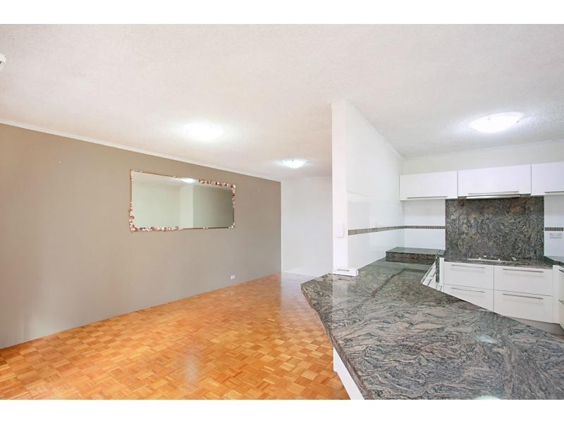 4/96 The Esplanade, Burleigh Heads QLD 4220