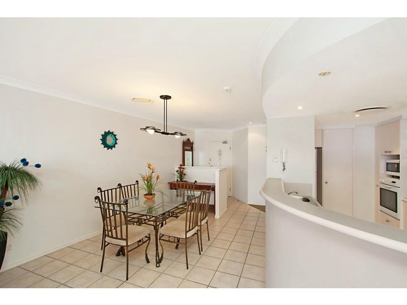 33a/1 Great Hall Drive, Miami QLD 4220