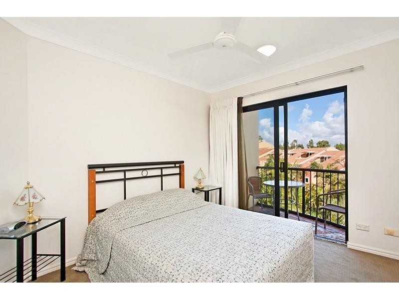 33a/1 Great Hall Drive, Miami QLD 4220