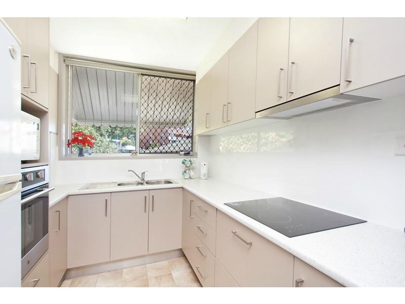 2/2 Stanley Street, Burleigh Heads QLD 4220