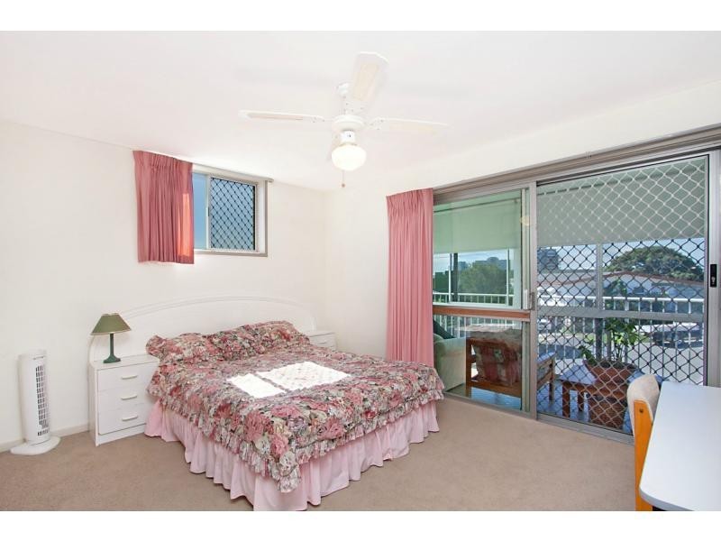 2/2 Stanley Street, Burleigh Heads QLD 4220