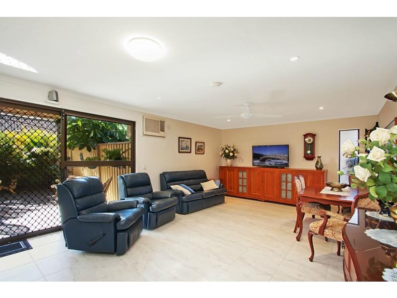 1/85 Christine Avenue, Burleigh Waters QLD 4220