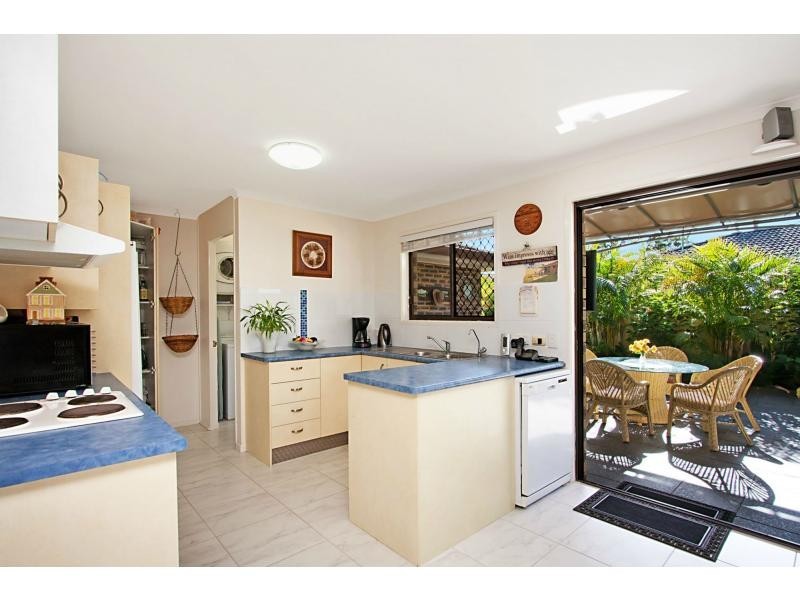 1/85 Christine Avenue, Burleigh Waters QLD 4220