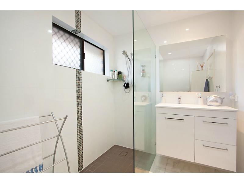 1/85 Christine Avenue, Burleigh Waters QLD 4220