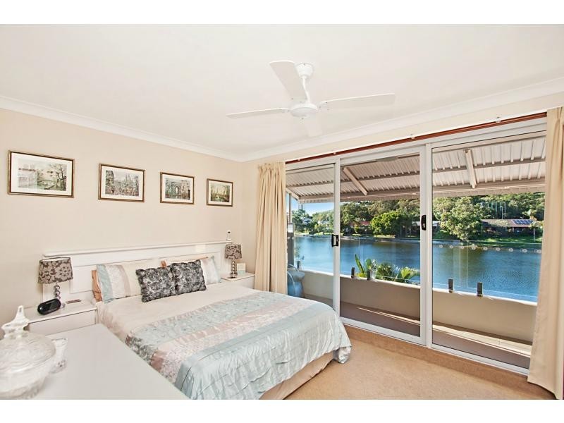 2/16 Sunbird Street, Burleigh Waters QLD 4220