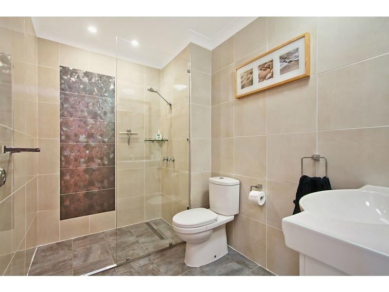 2/16 Sunbird Street, Burleigh Waters QLD 4220