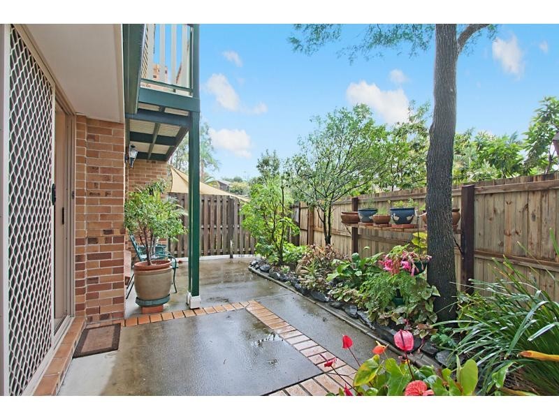 2/6 Maranta Street, Elanora QLD 4221