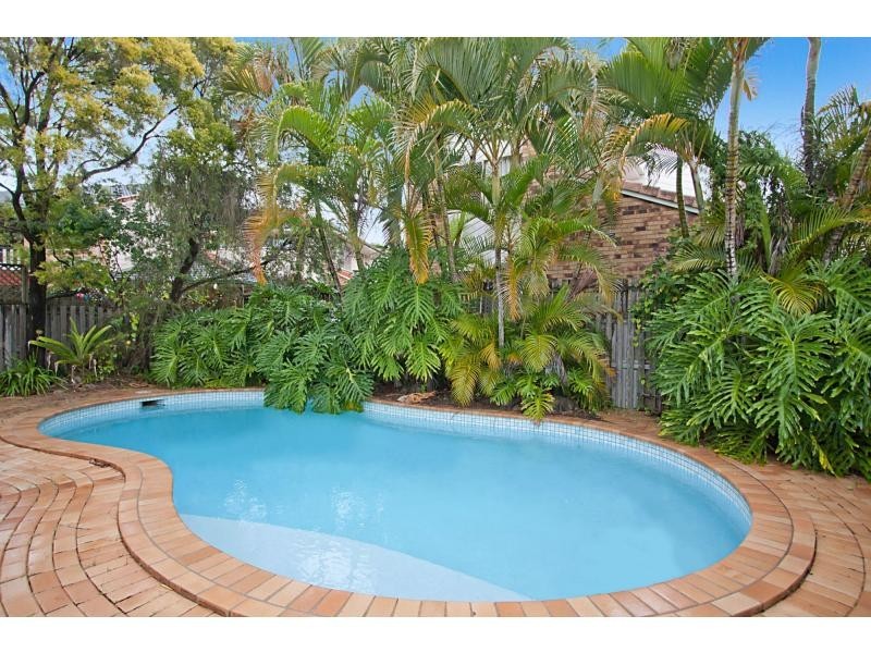 2/6 Maranta Street, Elanora QLD 4221