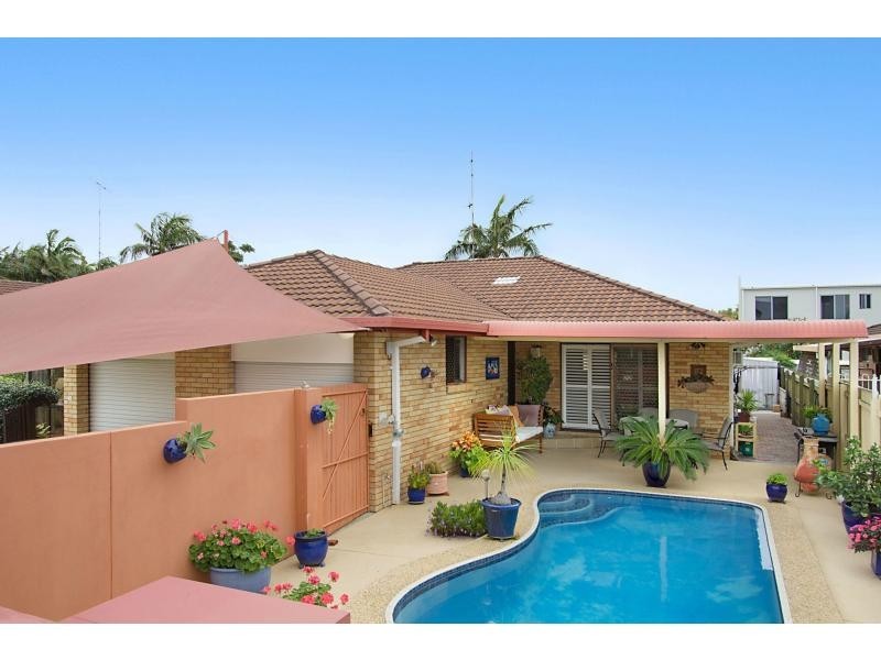 1/19 Wagtail Court, Burleigh Waters QLD 4220