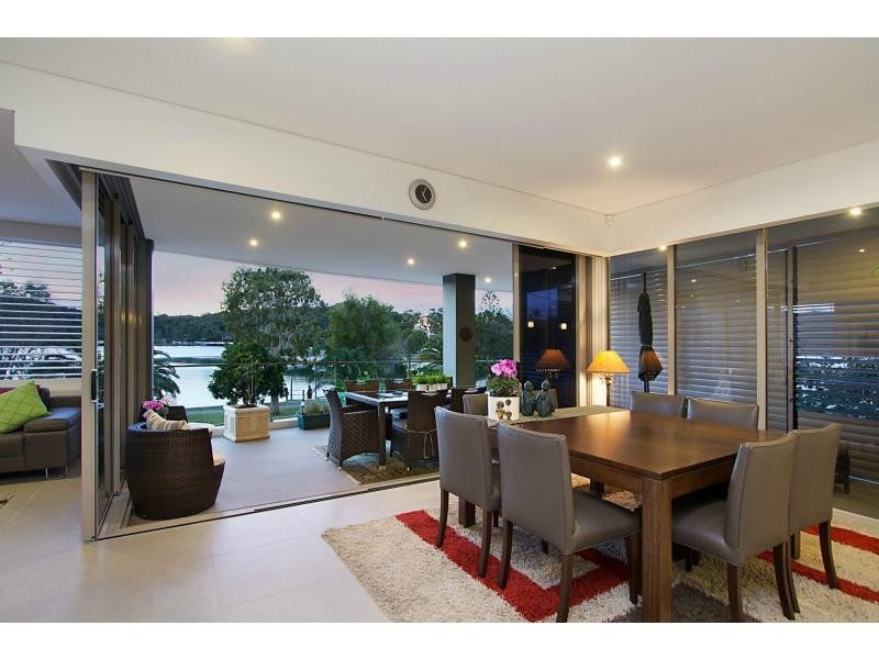 2/8 Murlong Crescent, Palm Beach QLD 4221