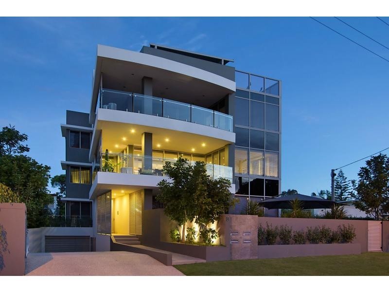 2/8 Murlong Crescent, Palm Beach QLD 4221