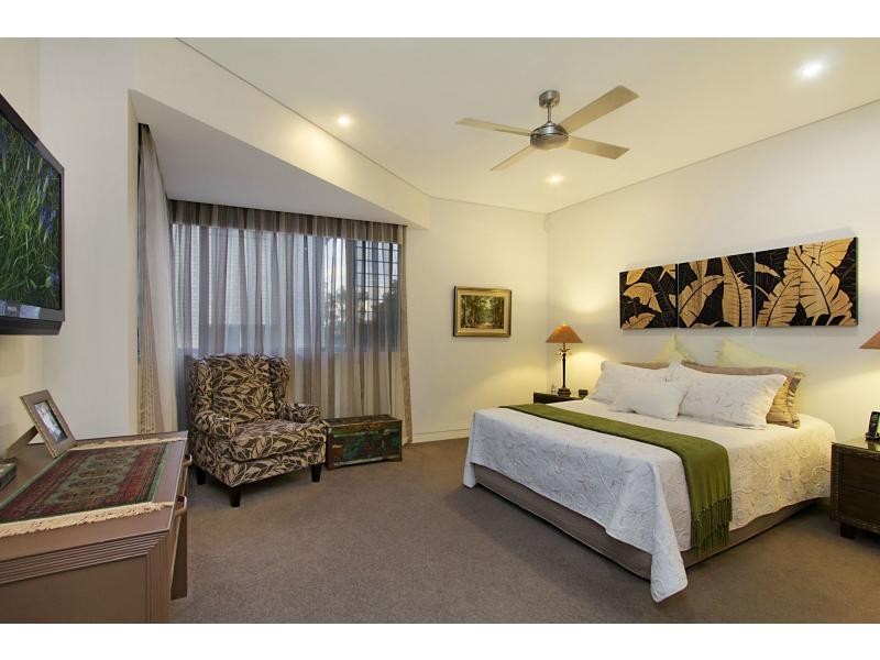 2/8 Murlong Crescent, Palm Beach QLD 4221