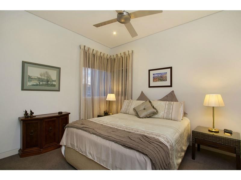 2/8 Murlong Crescent, Palm Beach QLD 4221