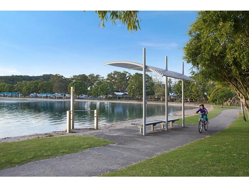 2/8 Murlong Crescent, Palm Beach QLD 4221