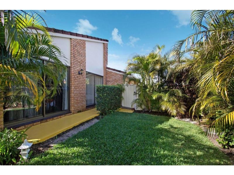 1/13 Barbet Place, Burleigh Waters QLD 4220