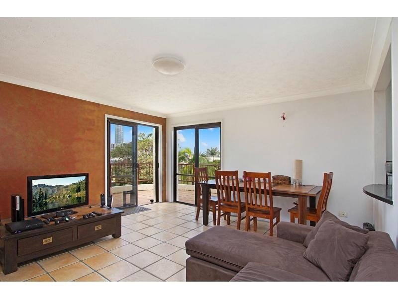 9/268 Stanhill Drive, Surfers Paradise QLD 4217