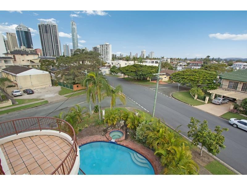 9/268 Stanhill Drive, Surfers Paradise QLD 4217