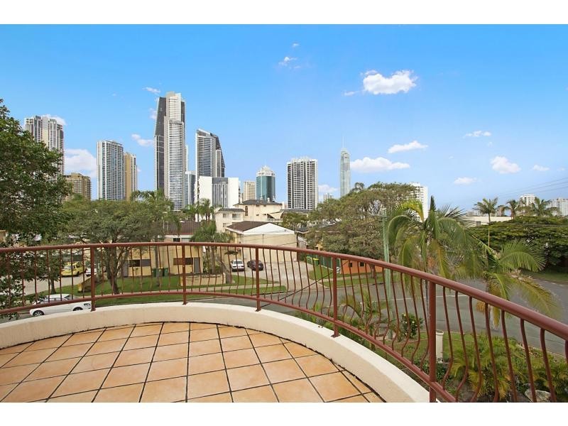 9/268 Stanhill Drive, Surfers Paradise QLD 4217