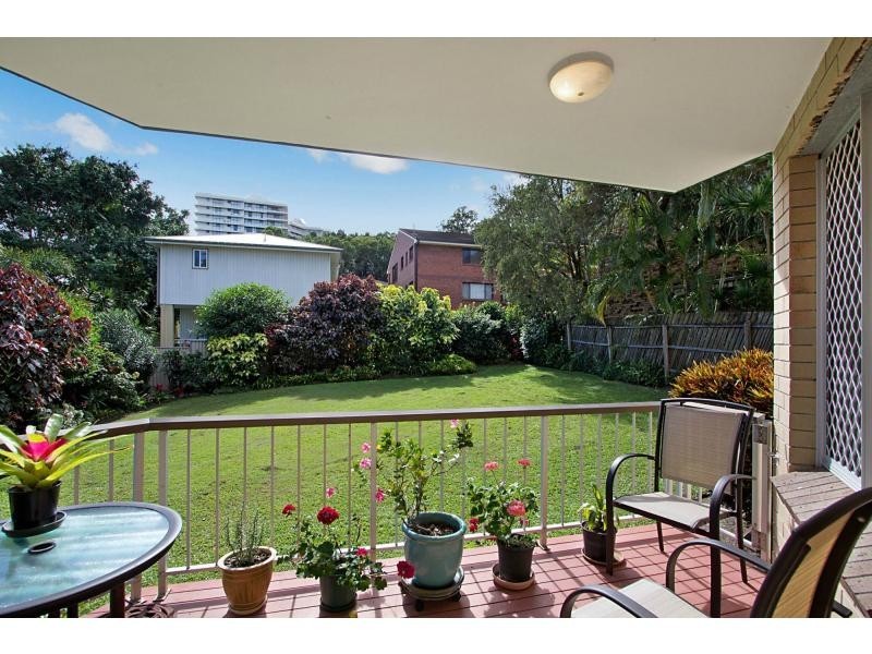 2/11 Hayle Street, Burleigh Heads QLD 4220