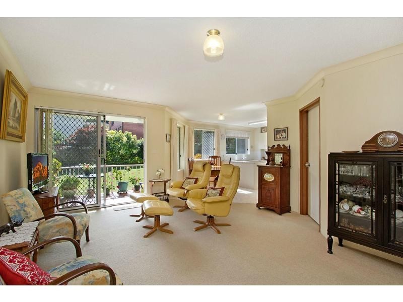 2/11 Hayle Street, Burleigh Heads QLD 4220