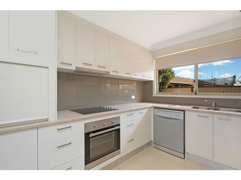 1/11 Sunbird Street, Burleigh Waters QLD 4220