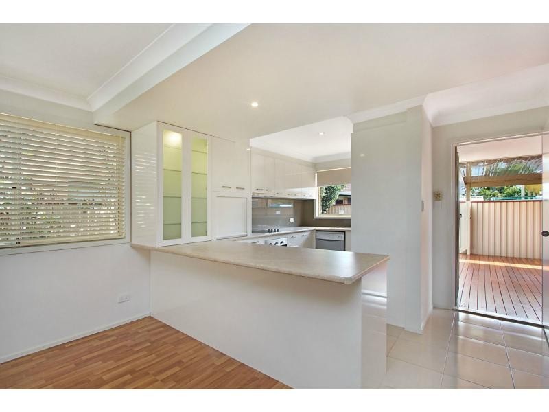 1/11 Sunbird Street, Burleigh Waters QLD 4220
