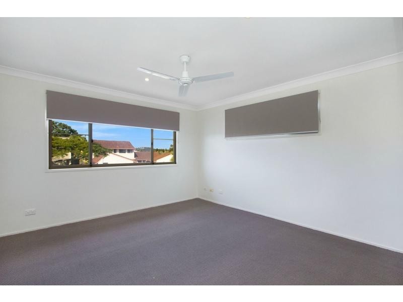 1/11 Sunbird Street, Burleigh Waters QLD 4220