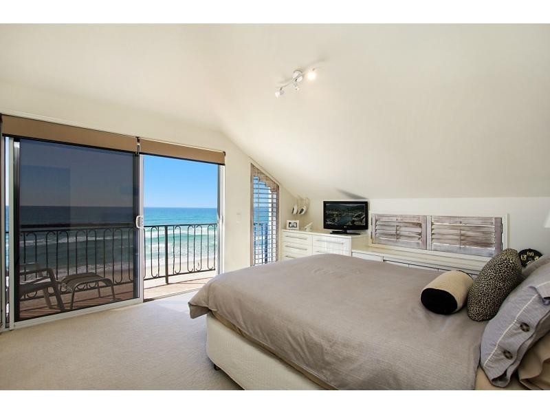 4/211 Jefferson Lane, Palm Beach QLD 4221