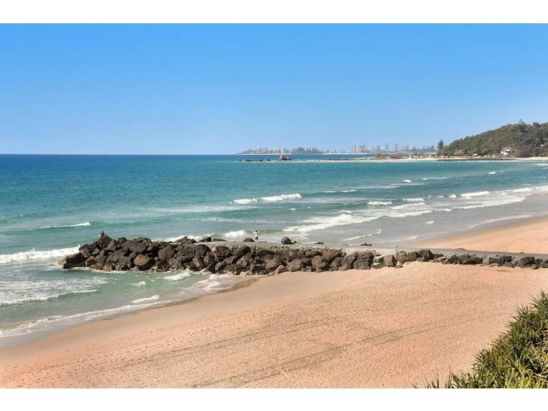 4/211 Jefferson Lane, Palm Beach QLD 4221