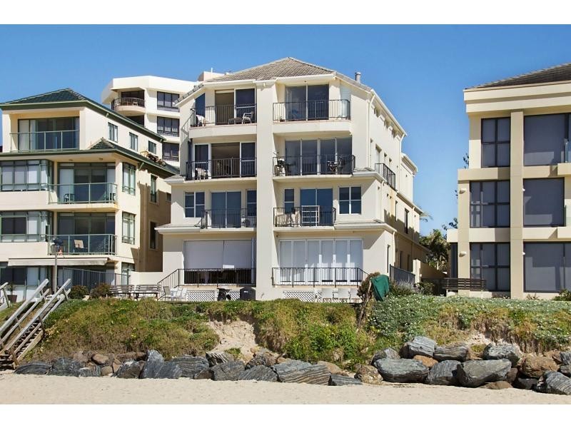 4/211 Jefferson Lane, Palm Beach QLD 4221