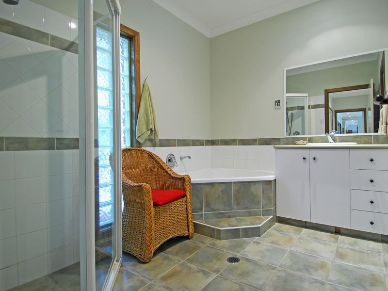 50 Luxton Court, Tallebudgera Valley QLD 4228