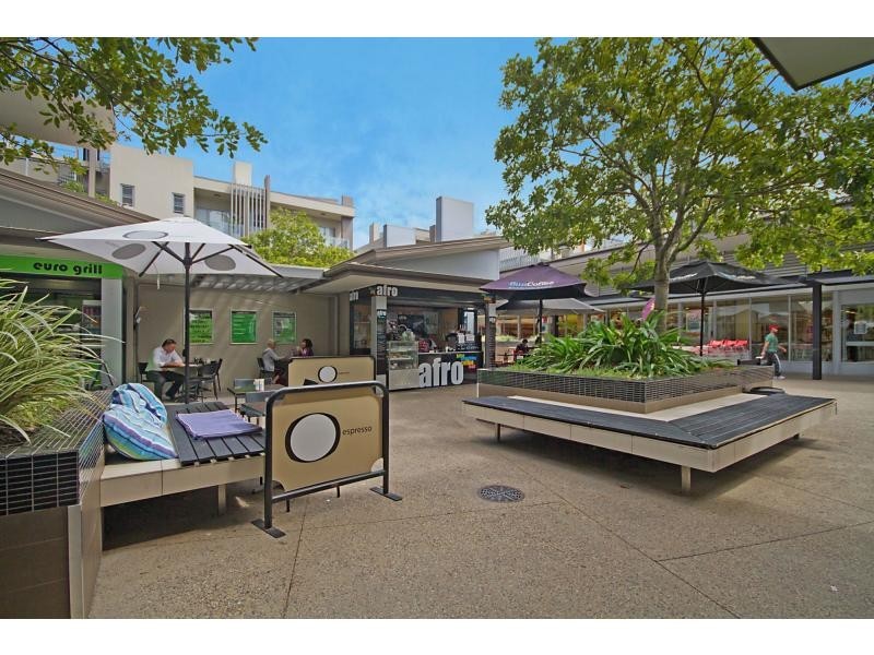 10 Sunshine Parade, Miami QLD 4220