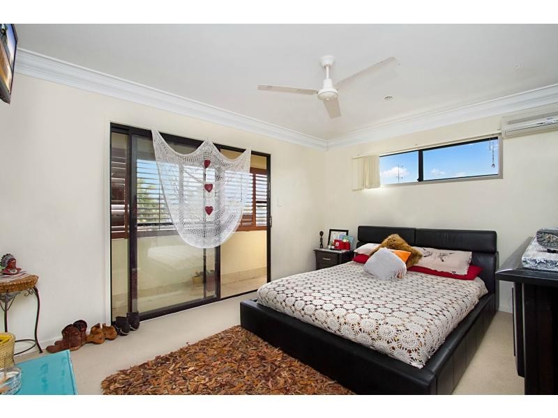 2/143 Sunshine Parade, Miami QLD 4220