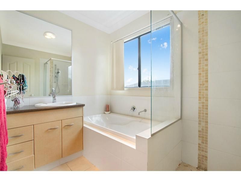 2/143 Sunshine Parade, Miami QLD 4220