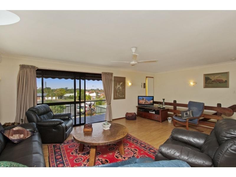 14 Atlas Crescent, Benowa QLD 4217