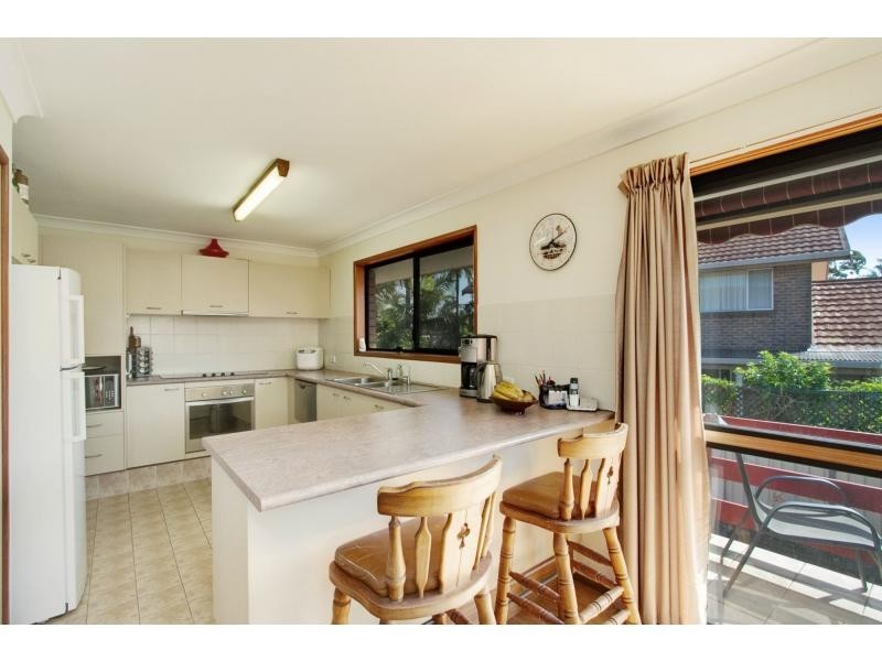 14 Atlas Crescent, Benowa QLD 4217