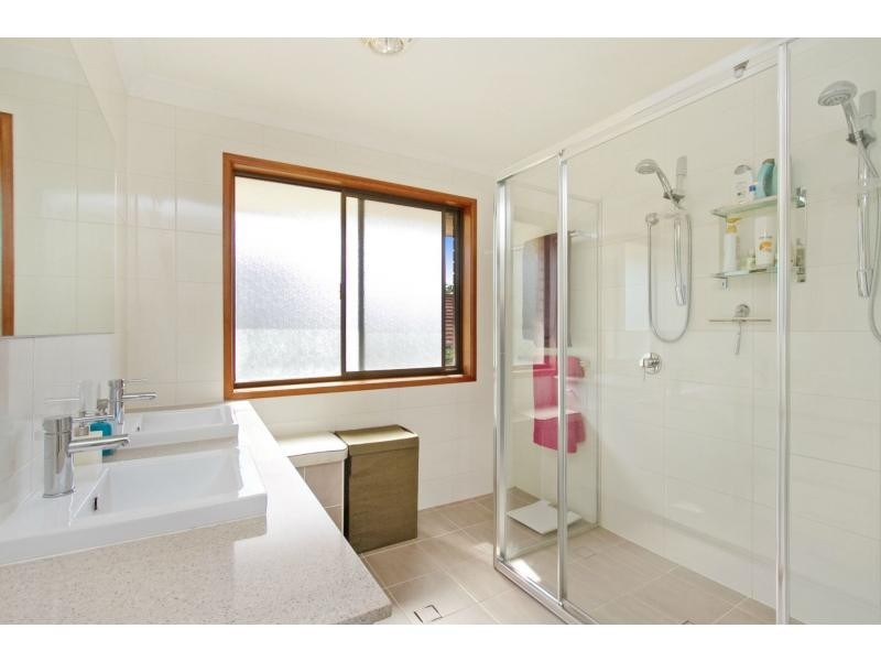 14 Atlas Crescent, Benowa QLD 4217