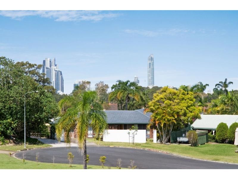 14 Atlas Crescent, Benowa QLD 4217