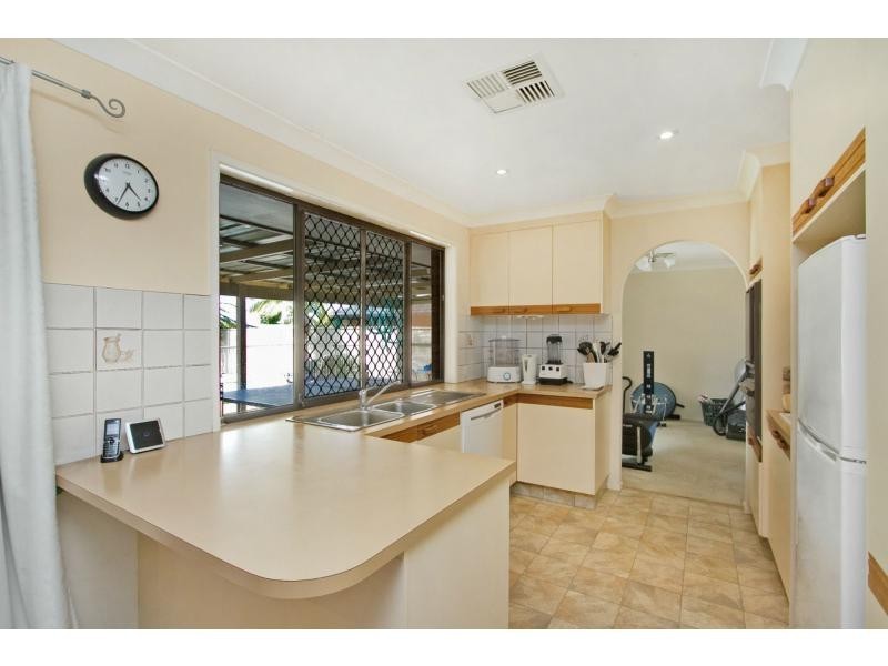 119 Treeview Drive, Burleigh Waters QLD 4220