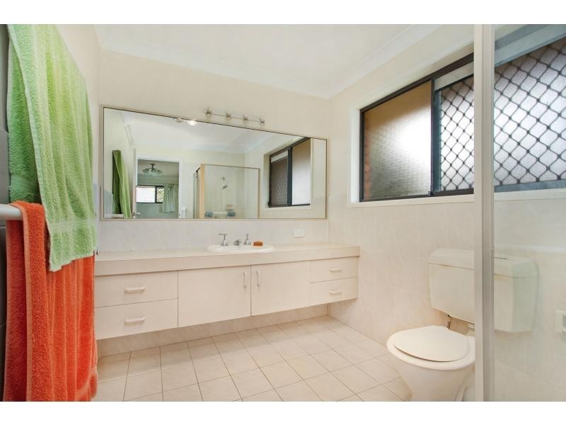 119 Treeview Drive, Burleigh Waters QLD 4220