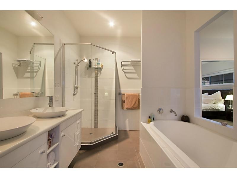 5 Dapples Court, Burleigh Heads QLD 4220