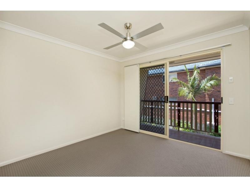 4/4 Twenty Sixth Avenue, Palm Beach QLD 4221