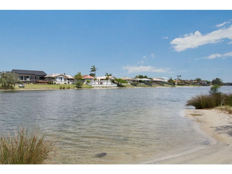 184 Acanthus Avenue, Burleigh Waters QLD 4220