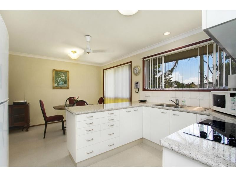 184 Acanthus Avenue, Burleigh Waters QLD 4220