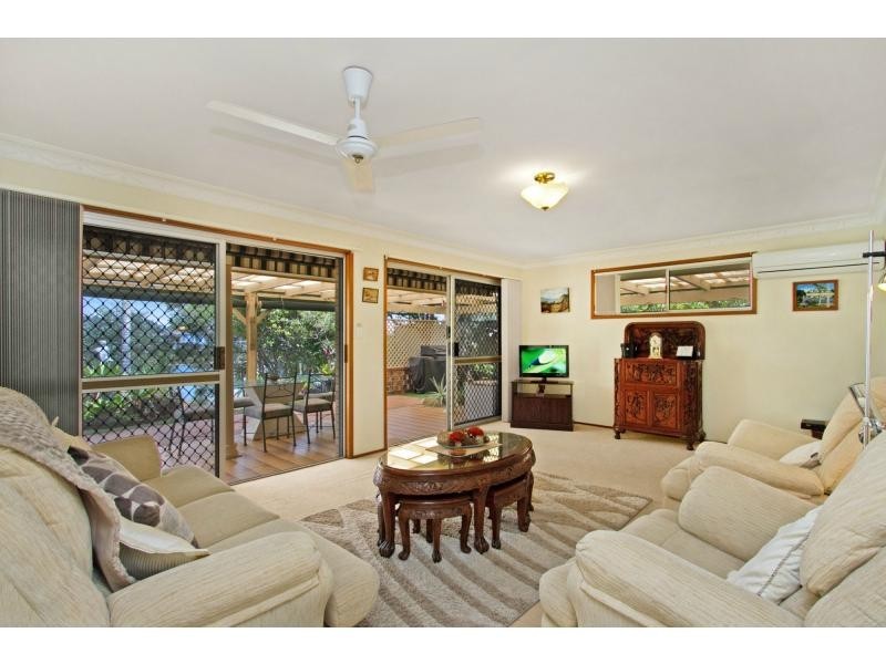 184 Acanthus Avenue, Burleigh Waters QLD 4220