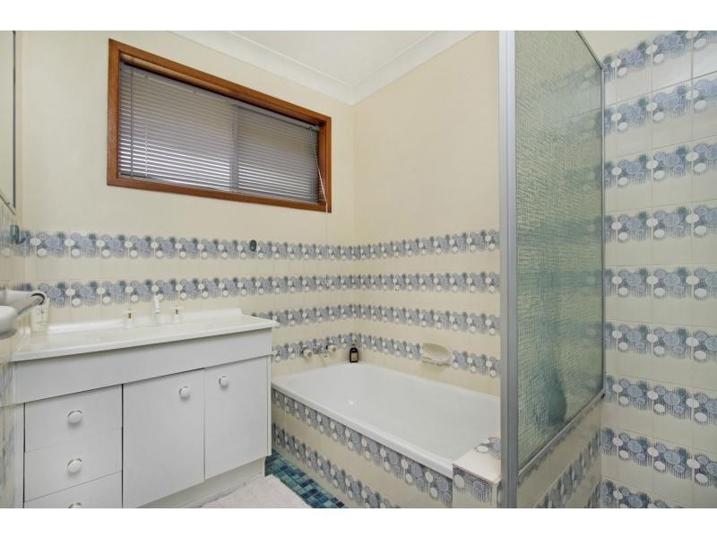 184 Acanthus Avenue, Burleigh Waters QLD 4220